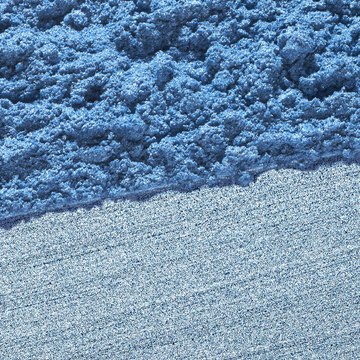 Colorona&#174; Light Blue masstone, blue, 10-60&#160;&#956;m particle size distribution