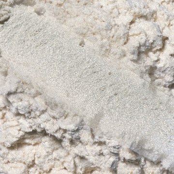 Candurin&#174; Red Shimmer interference, red, 10-60&#160;&#956;m particle size distribution