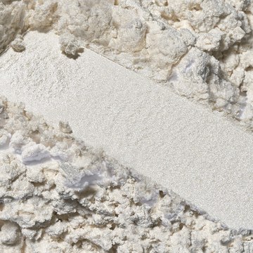 Candurin&#174; Silver Sheen masstone, silver, 5-25&#160;&#956;m particle size distribution